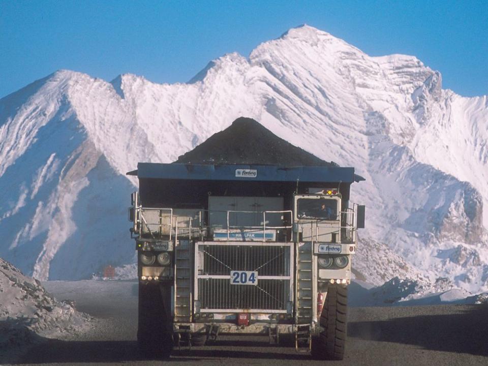  A truck hauls a load at Teck’s Coal Mountain operation near Sparwood, B.C.