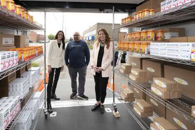 Rupa Bahri - General Manager, Haleon Canada, Rahul Singh -  Executive Director, GlobalMedic, Sarey Wulf - Head of Corporate Affairs, Haleon Canada celebrate the launch of the Haleon Health Trailer (CNW Group/Haleon)