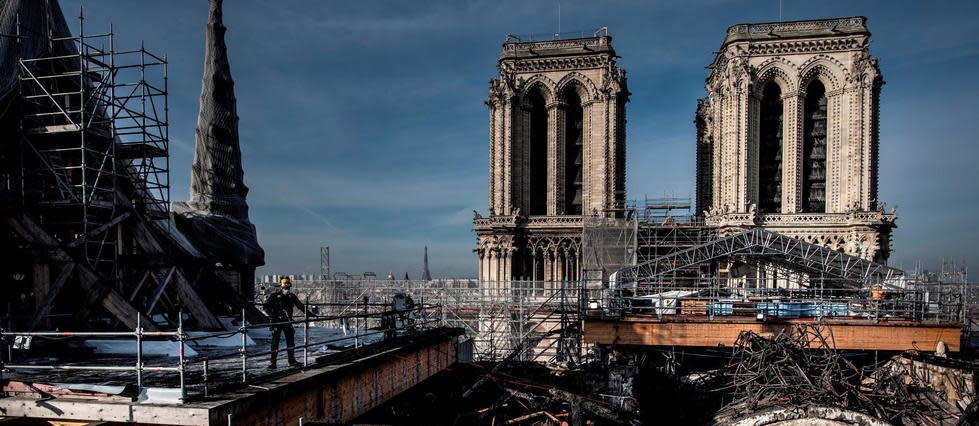 Le président de la République visitera jeudi le chantier de Notre-Dame de Paris, en travaux depuis deux ans.
