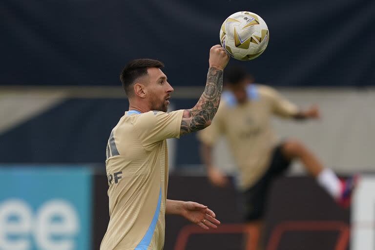 Entrenamiento de la Selección Argentina, previo a la final de la Copa América 2024
Lionel Messi