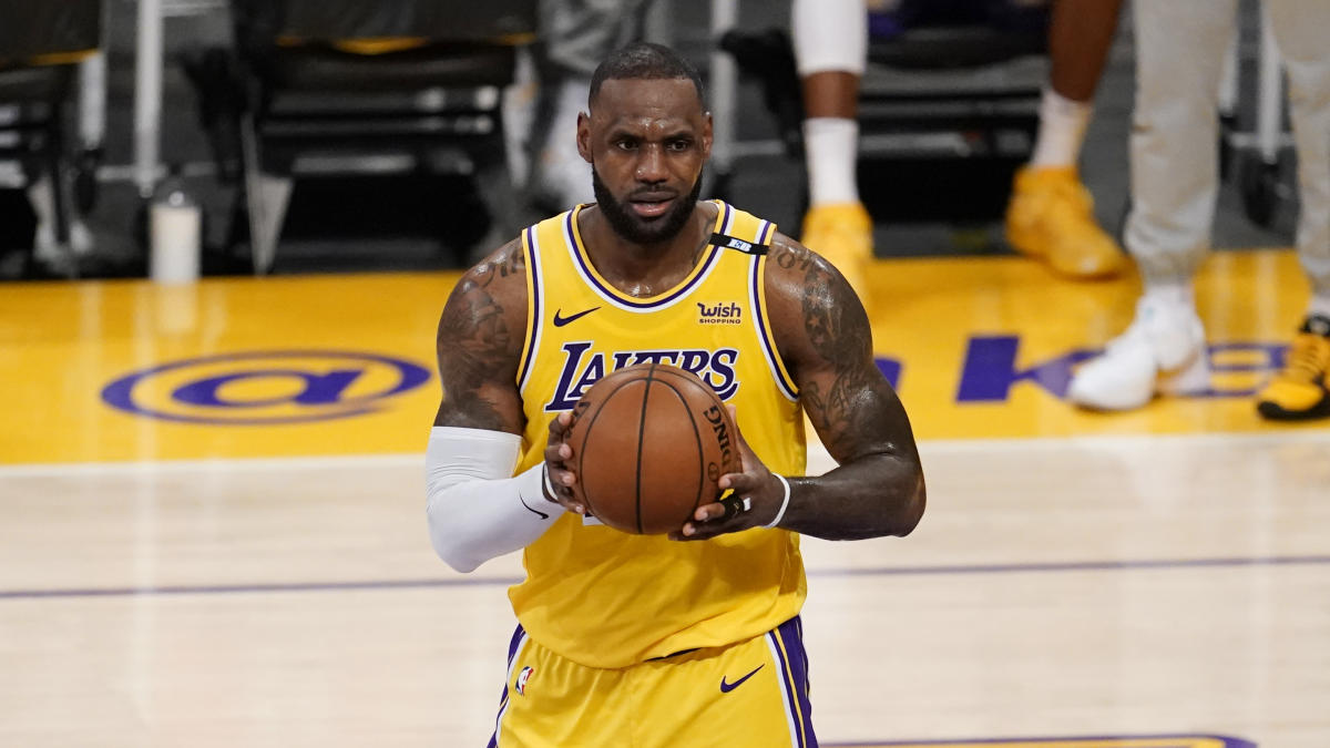 LeBron James jersey number: Lakers All-Star switching back to No. 6 next  season, per report - DraftKings Network