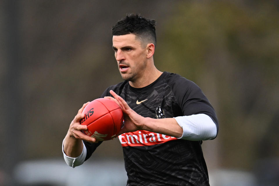 MELBOURNE, AUSTRALIA - JULY 24: Scott Pendlebury of the Magpies in action during a Collingwood Magpies AFL training session at Olympic Park Oval on July 24, 2024 in Melbourne, Australia. (Photo by Daniel Pockett/Getty Images)