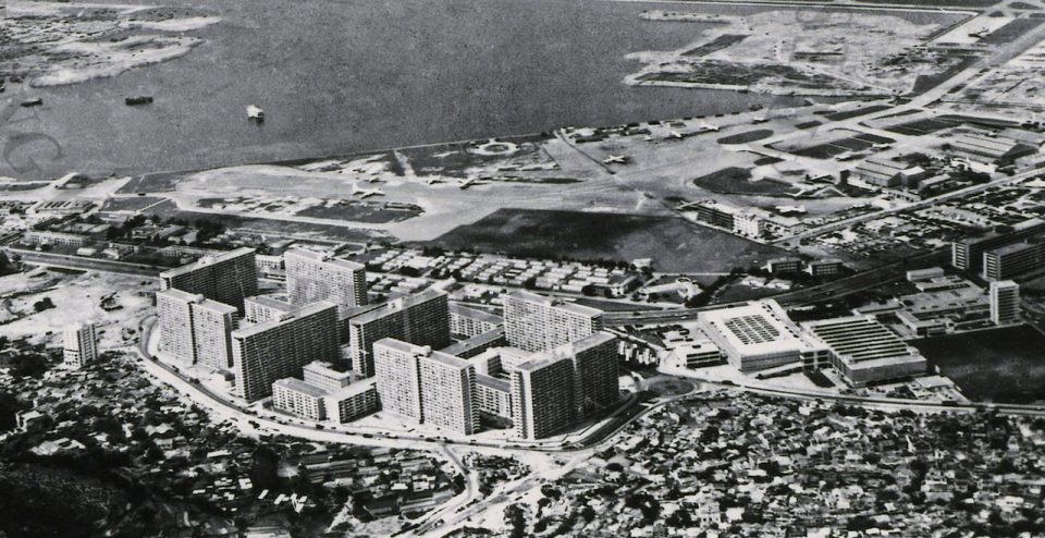 1967年的彩虹邨，不遠處便是軍營及啟德機場。（香港公共圖片館圖片）