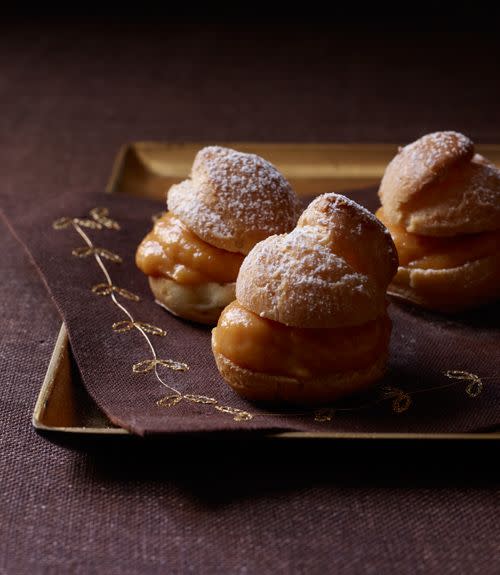 Cream Puffs With Pumpkin Pastry Cream