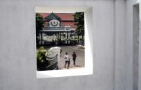 Visitors arriving at the palace of Sultan Hamengku Buwono X in Yogyakarta