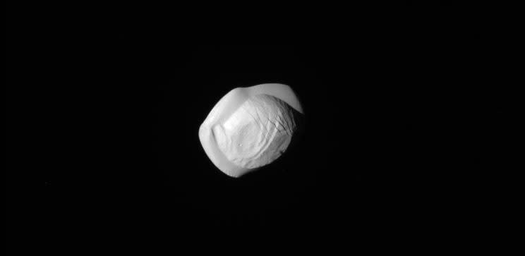 The new images of Pan are the closest ever taken (NASA/JPL-Caltech/Space Science Institute)