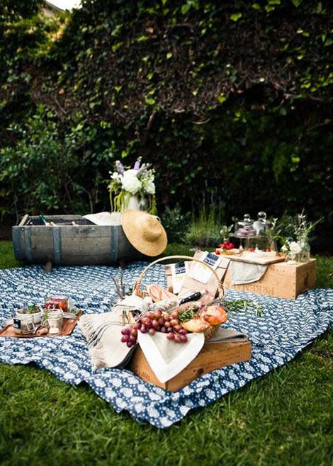 7 Ideas for Hosting a Country Picnic