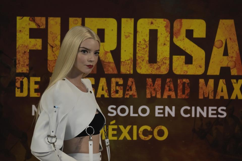 Anya Taylor-Joy posa durante una sesión para promover la película "Furiosa: A Mad Max Saga", en la Ciudad de México el lunes 6 de mayo de 2024. (Foto AP/Fernando Llano)