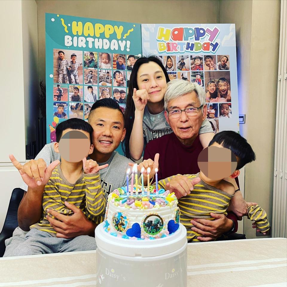 范瑋琪的爸爸去年為孫子飛飛翔翔慶生。（圖／翻攝自臉書）