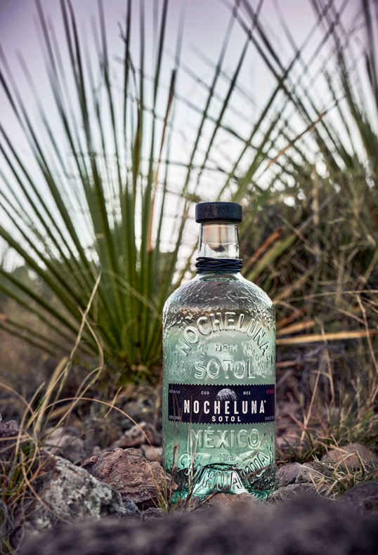 A picture of a bottle of Nocheluna Sotol