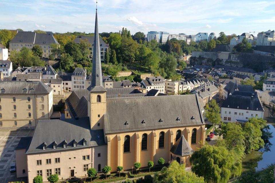 12. Luxemburg