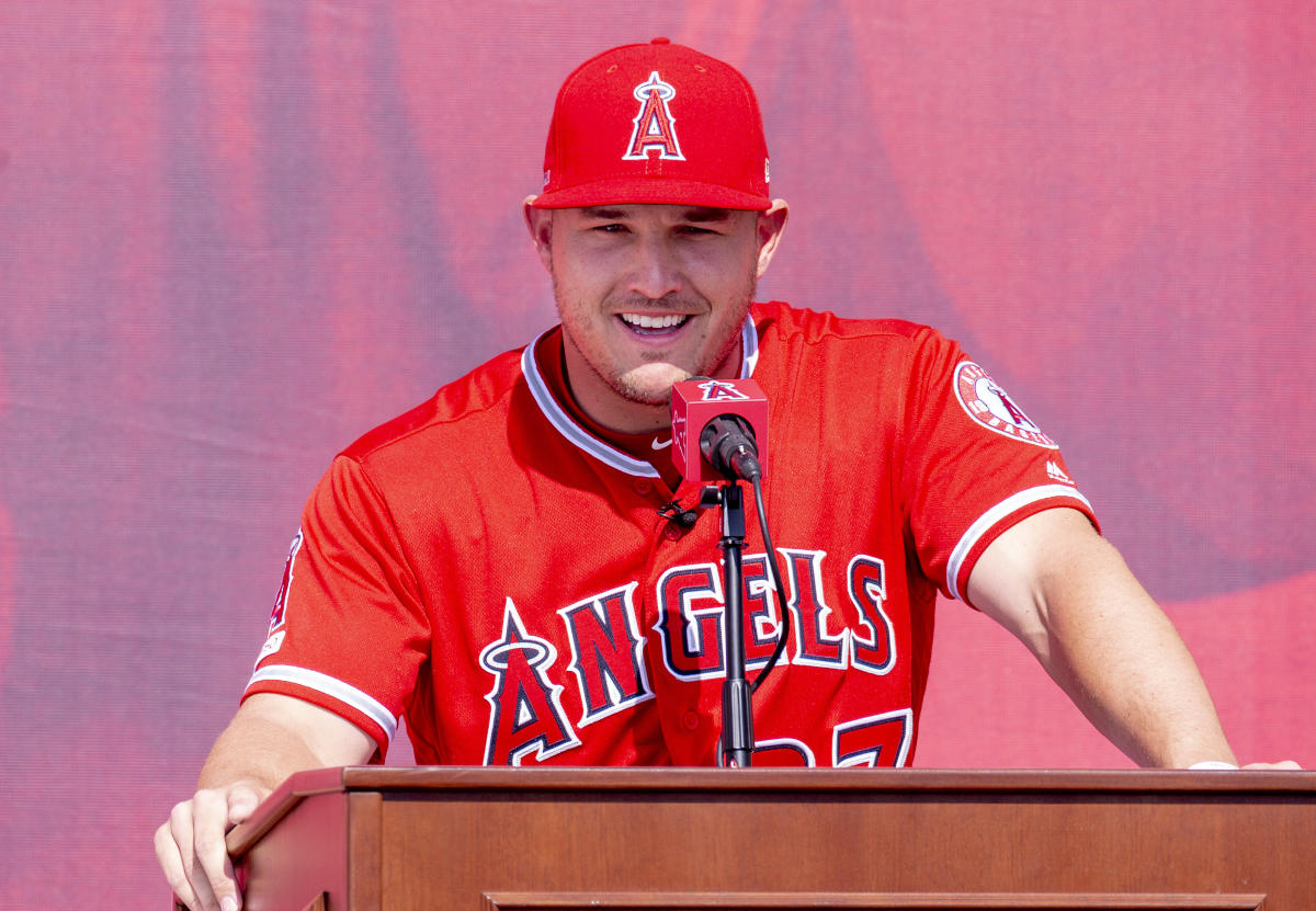 Mike Trout fish hats! Los Angeles Angels giving caps away June 18 - Yahoo  Sports