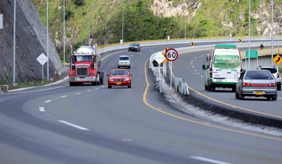 Colombia aún registra un importante déficit de mantenimiento de las vías. Imagen: MinTransporte.