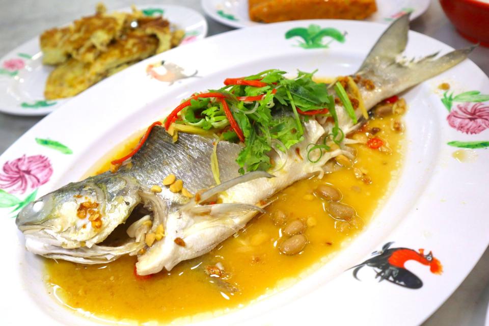 white house teochew porridge - fish