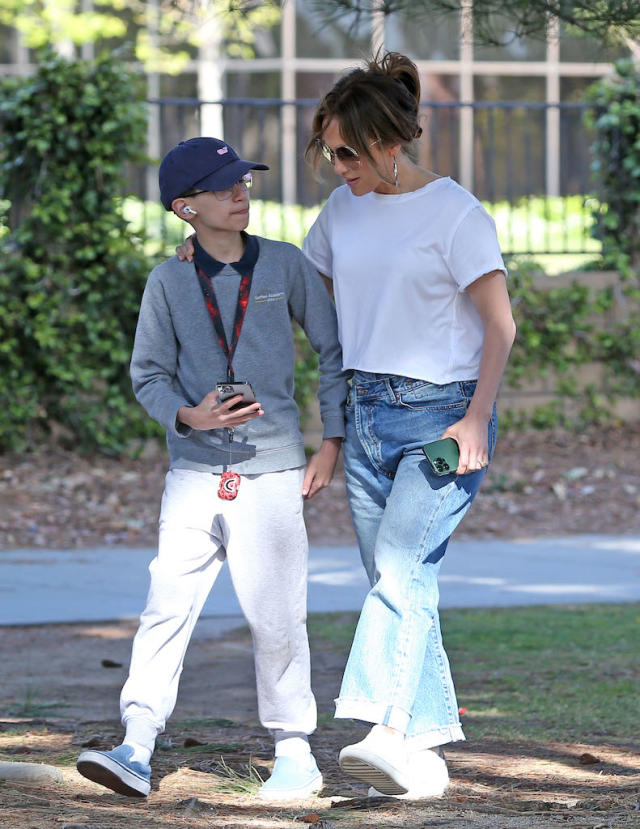 Jennifer Lopez Does High-Low Dressing in Baggy Jeans & Pointy Flats