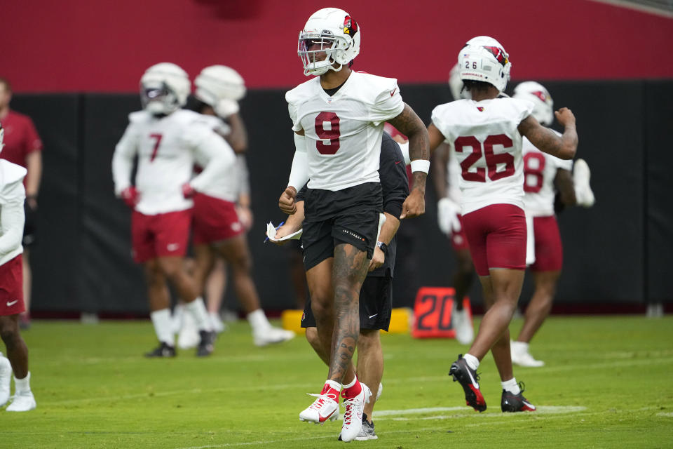 Arizona Cardinals' Isaiah Simmons (9) runs drills during an NFL football training camp, Monday, July 31, 2023, in Glendale, Ariz. (AP Photo/Matt York)