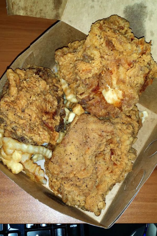 fried chicken from fast eddie's fried chicken