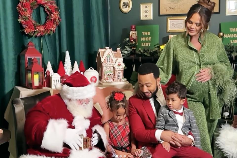 https://www.instagram.com/p/CmFl1tWvtu6/?igshid=YmMyMTA2M2Y chrissyteigen Verified A selfie with �������� AND a family photo - big win for us lol. We had so much fun last night taking over Mrs. Claus' bakery with our @cravingsbychrissyteigen baking mixes at @westfieldcenturycity Santa’s North Pole Journey and loved meeting all of you. Thank you thank you all for coming and for helping us raise funds for the Los Angeles Regional Food Bank. We love you all and hope everyone has a wonderful holiday ♥️♥️