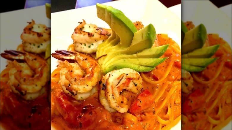 shrimp pasta with aurora sauce