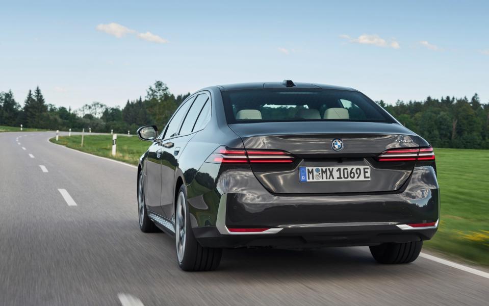 BMW 530e rear