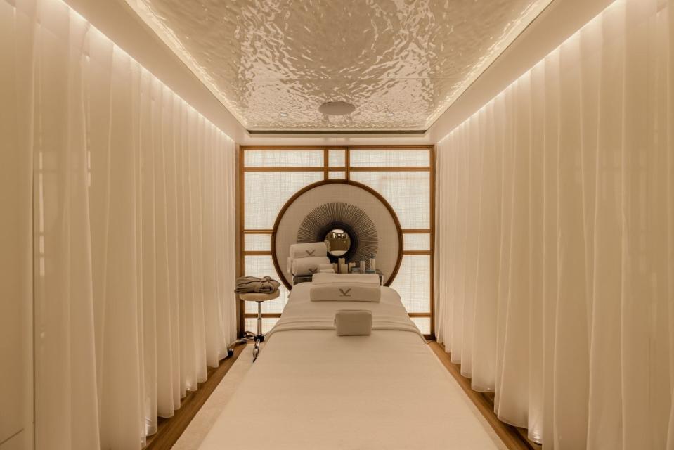 massage room Victorious superyacht