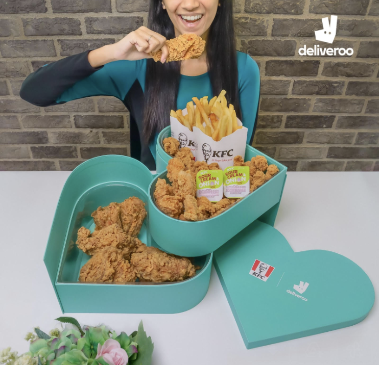 Deliveroo x KFC Mother’s Day Celebration Bundle comes in a heart-shaped box.