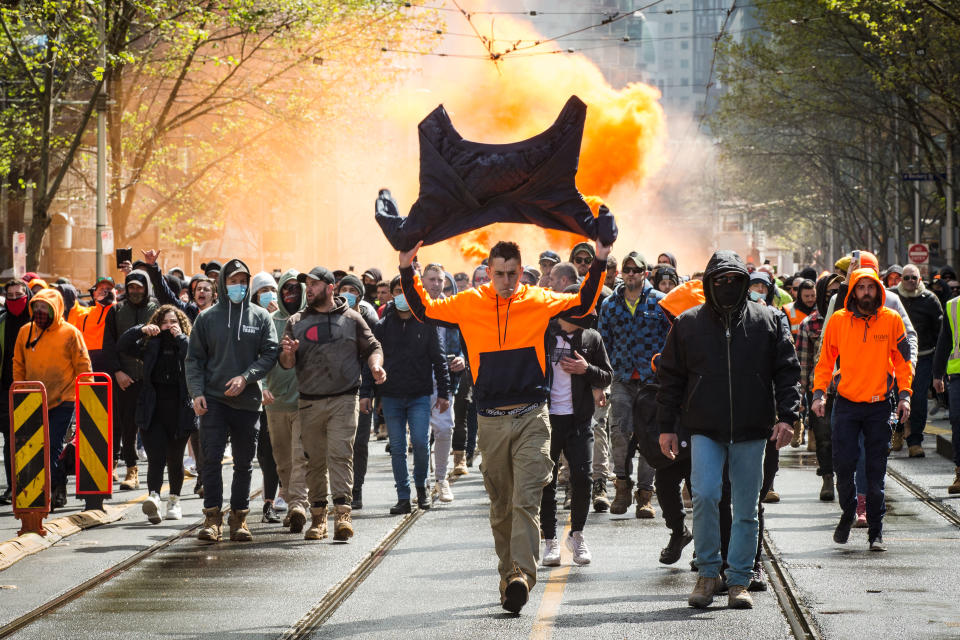 Constructions workers protest vaccine mandates in Melbourne. Source: Getty 