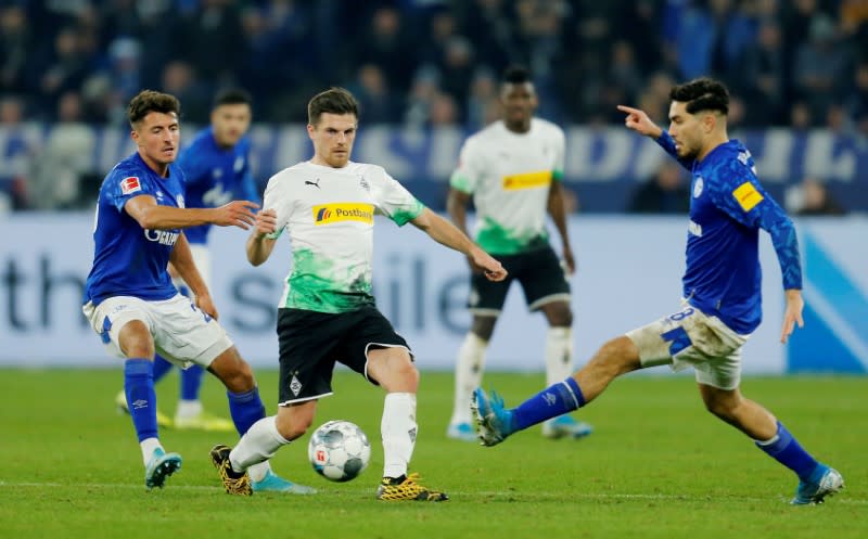 Bundesliga - Schalke 04 v Borussia Moenchengladbach