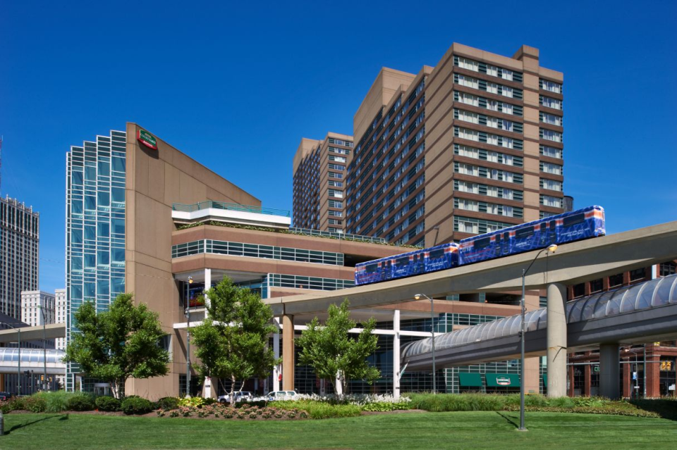 An outside view of Courtyard by Marriott Detroit Downtown.