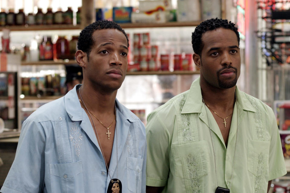 Marlon Wayans and Shawn Wayans as two FBI agents in casual clothes in "White Chicks"