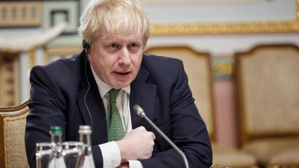 Boris Johnson en Kyiv en febrero de 2022.