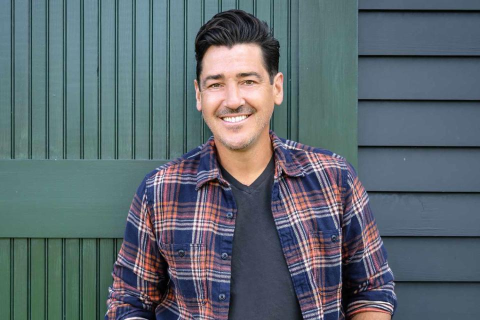 <p>HGTV</p> Jonathan Knight