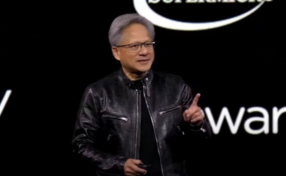 NVIDIA創辦人暨執行長黃仁勳在2024 GTC發表全新AI架構，吸引各界目光。（翻攝自YouTube）