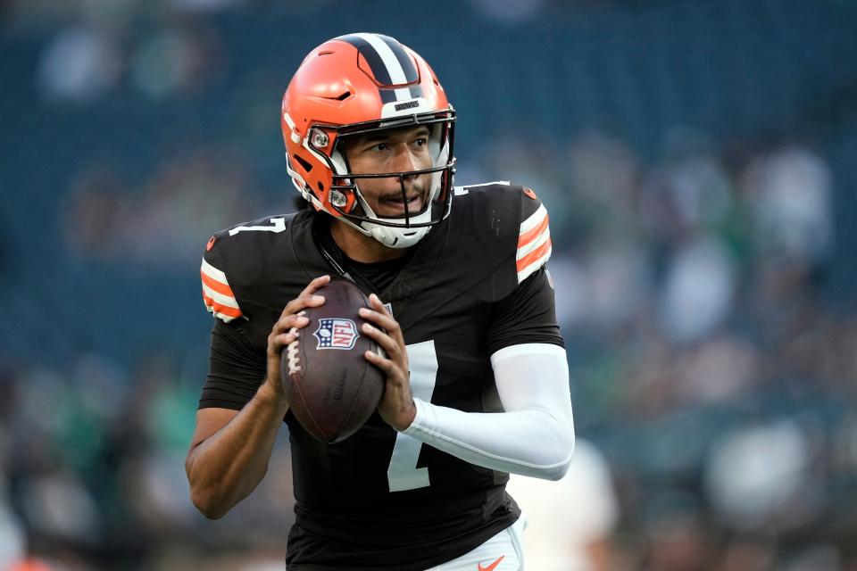 Cleveland Browns quarterback Kellen Mond warms up before a preseason game against the Philadelphia Eagles on Aug. 17 in Philadelphia.