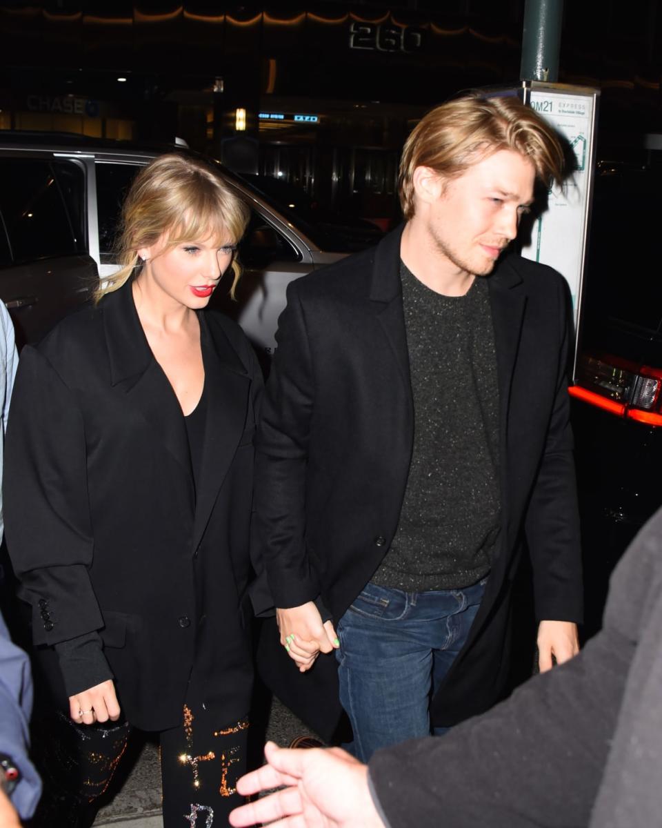 <div class="inline-image__caption"><p>Taylor Swift and Joe Alwyn seen at Zuma restaurant in 2019.</p></div> <div class="inline-image__credit">Robert Kamau/Getty Images</div>