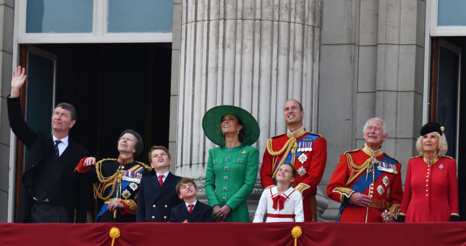 La famille royale a regardé le spectacle de la parade aérienne de la Royal Air Force