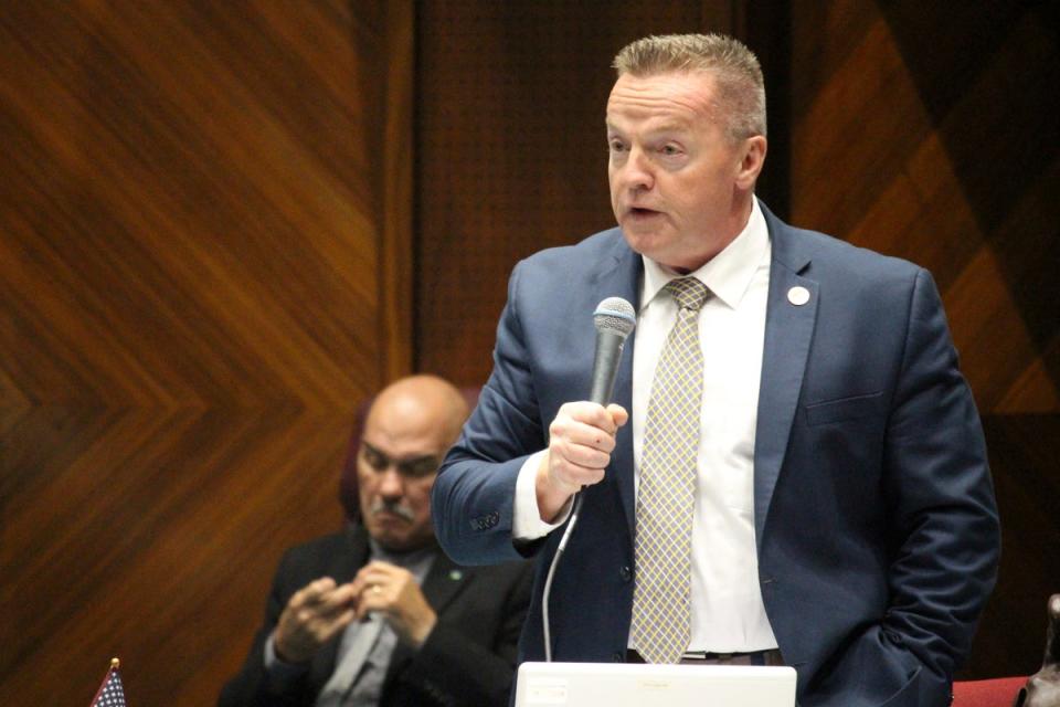 Republican Rep. Anthony Kern argues in support of a provision in the Arizona budget package that strips cash from Maricopa County Sheriff’s Office, May 4, 2017, in Phoenix (AP)