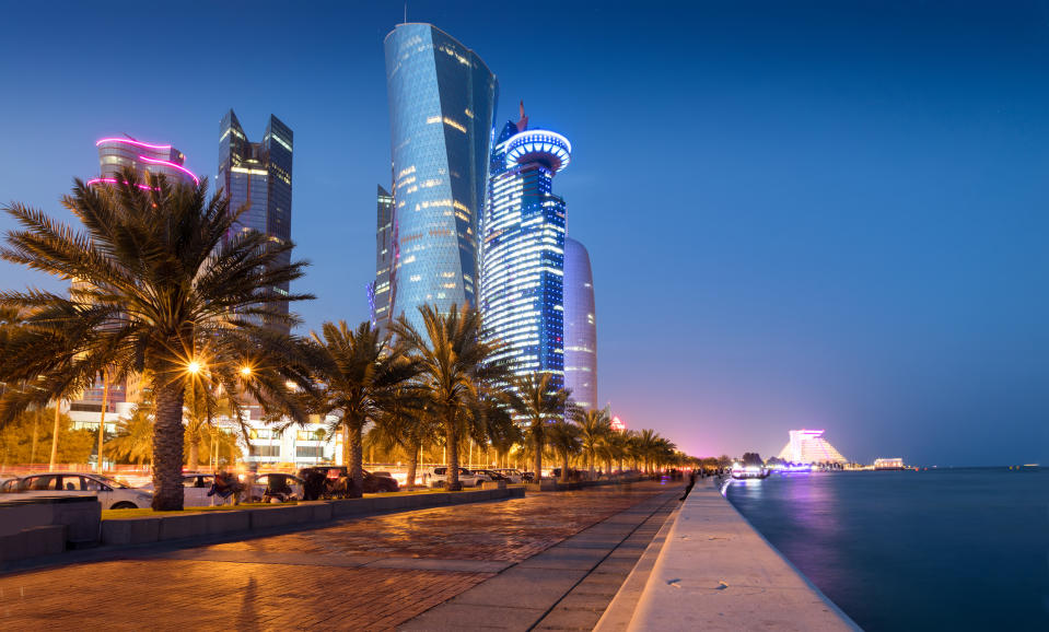 <p>Le Qatar est le pays le plus riche au monde avec un PIB par habitant de 128 702 dollars soit 111 474 euros. </p>