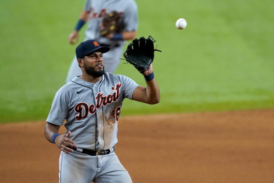 Tigers third baseman Jeimer Candelario fields a groundout by Rangers shortstop Isiah Kiner-Falefa in the seventh inning of the Tigers' 7-3 win on July 5, 2021 in Arlington, Texas.