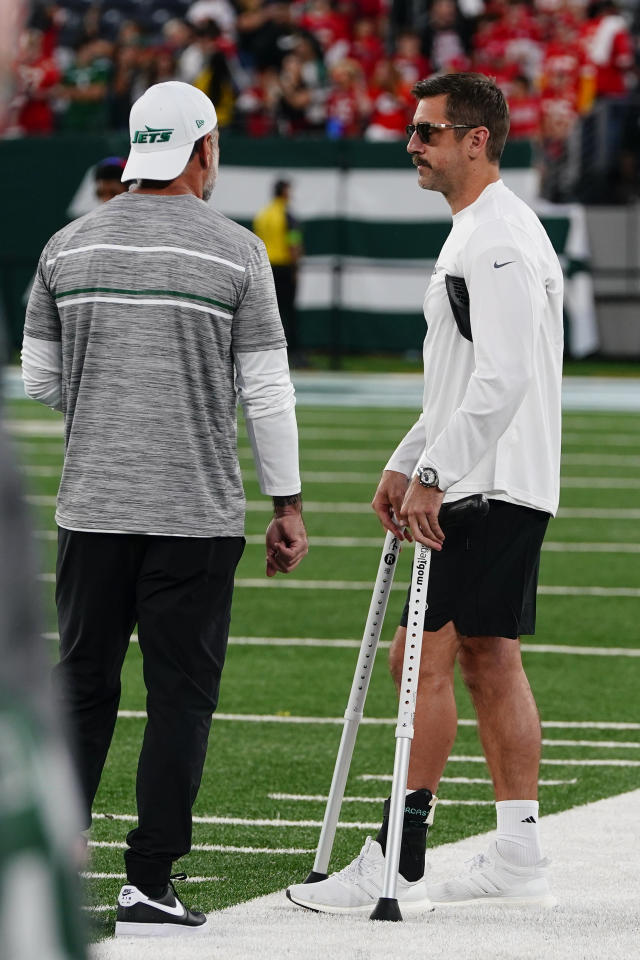 Aaron Rodgers Reappears At MetLife Stadium For Jets-Chiefs Game After Torn  Achilles & Hopes To Play Again This Season – Deadline