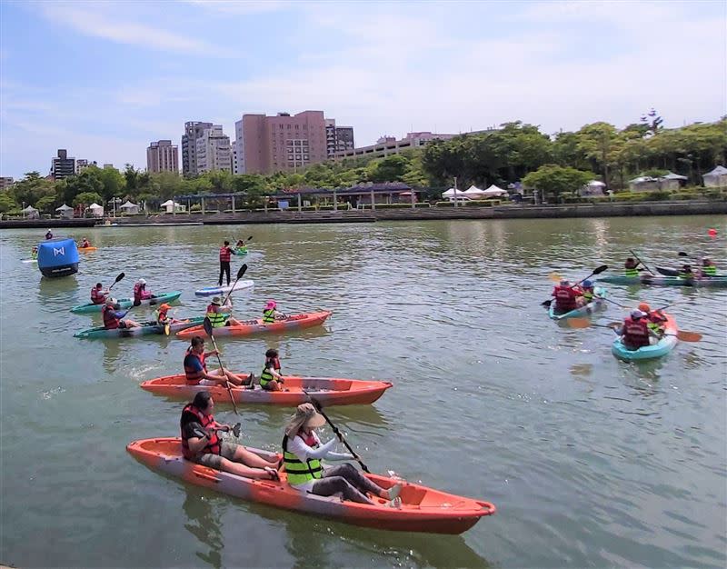 愛河水域及岸邊活動。（圖／高雄市觀光局提供）