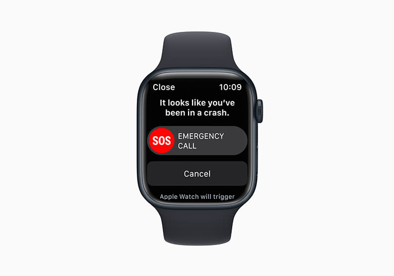 「車禍偵測」利用先進的感測器融合演算法，以及Apple Watch全新、更強大的加速度計和陀螺儀，能精準偵測到車禍發生並發送警報，如果使用者在10秒鐘內無回應，就會自動撥打緊急服務電話。Apple提供