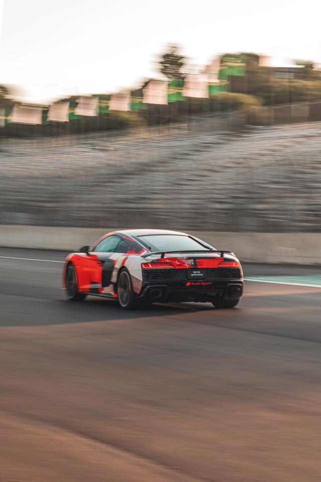 Audi R8 sings swan song, to take one last lap at Laguna Seca - Driven Car  Guide