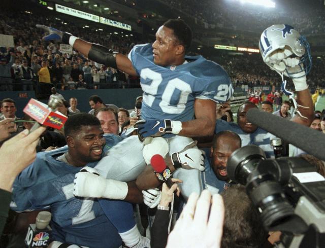 FILE-Detroit Lions Barry Sanders, left, gets a tour of the Lions