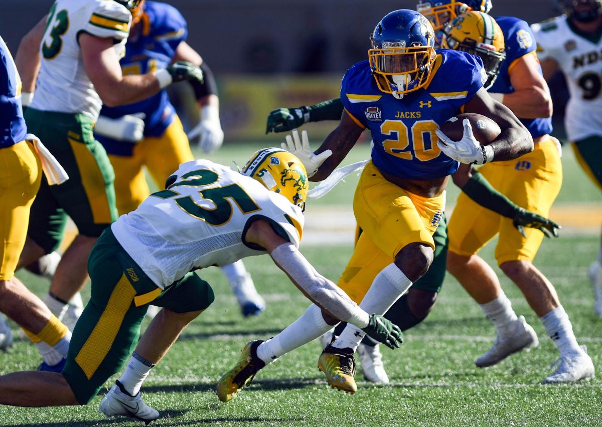 RB Pierre Strong Jr. (South Dakota State) Runs a 4.37 40-Yard Dash