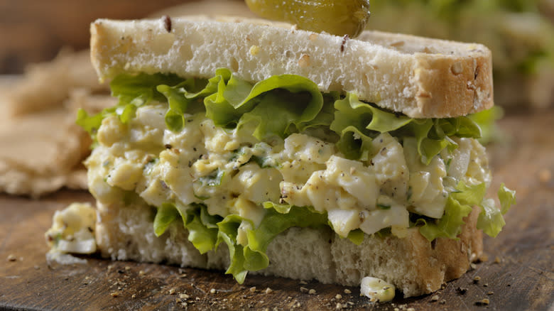 egg salad sandwich