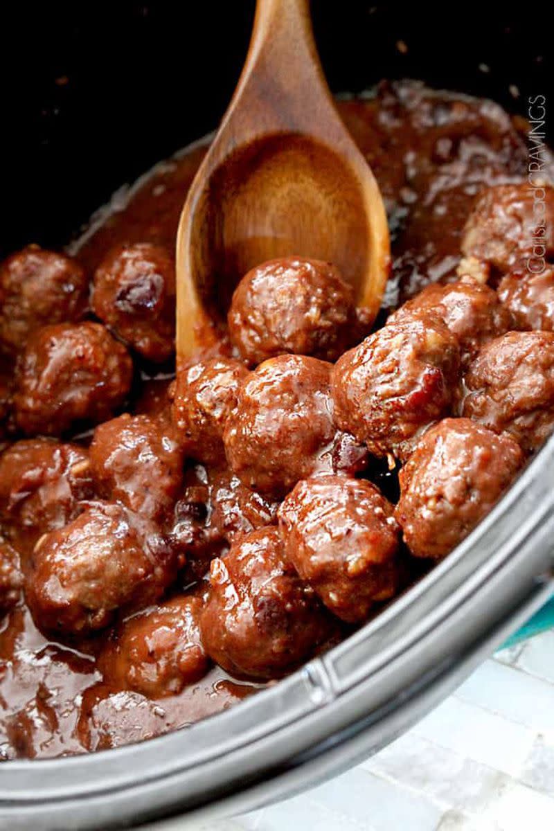 slow cooker sweet and spicy cranberry meatballs