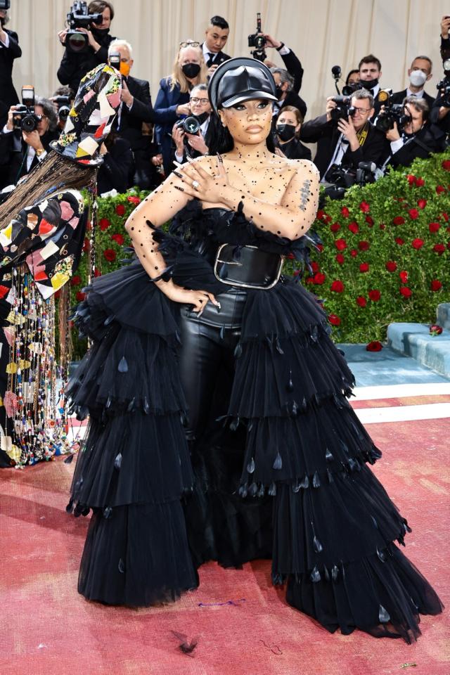 nicki minaj met gala 2022 outfit red carpet burberry - Black 'Theo