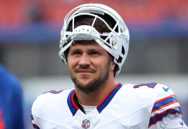 Bills' Josh Allen called plays on sideline in preseason opener vs