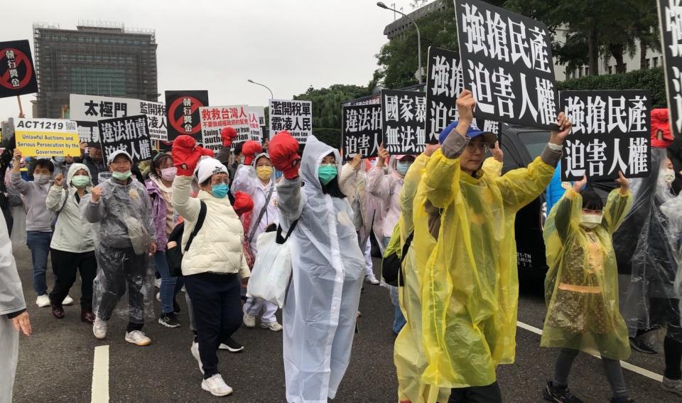 德國法律規定，為保障生存權，國家最多只能沒收人民50%的財產，但台灣沒有比例原則，甚且剝奪人民訴願的機會，這種惡法就是酷刑的來源。示意圖／法稅改革聯盟粉專